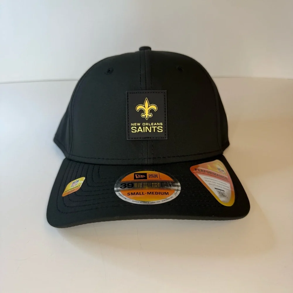 New Era 2025‎ Sideline Hot Weather Saints 39THIRTY Stretch Fit Hat S/M NFL NWT